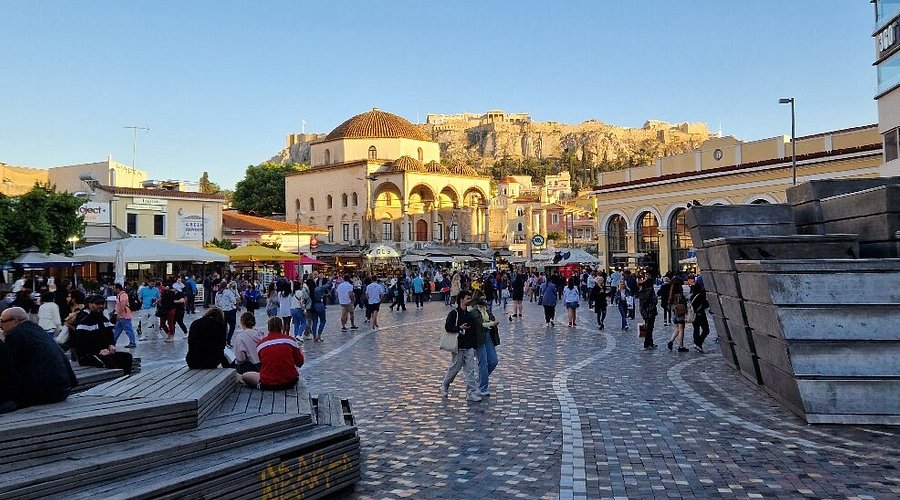 Αστυνομικοί έσωσαν τουρίστρια από «επαγγελματική» κλοπή