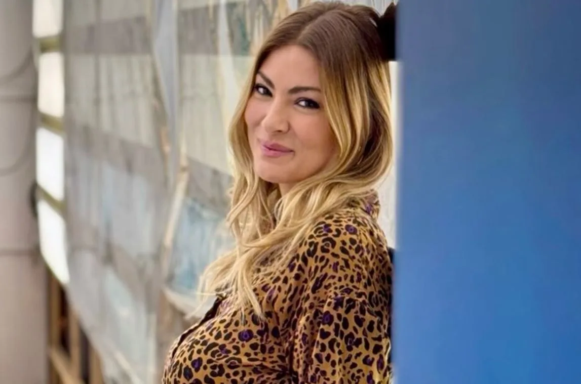 Δ.Καμπούρη: «Κατά τύχη έχω επιβιώσει τόσα χρόνια στην τηλεόραση»