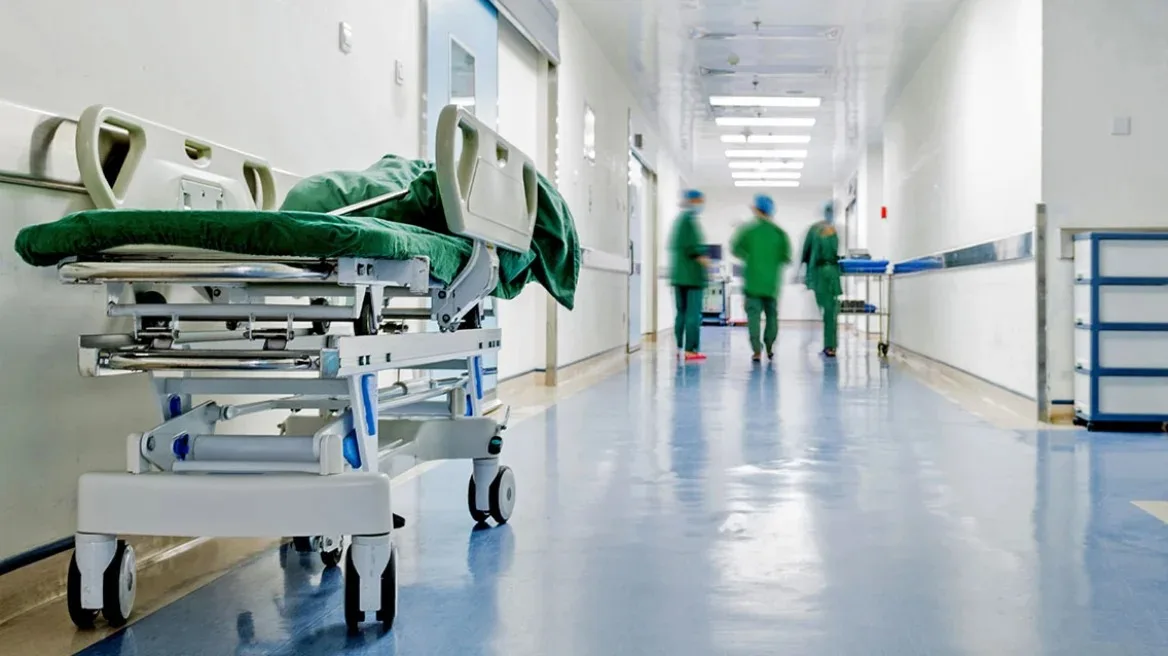 «ΑΠΙΣΤΕΥΤΟ» Γιατροί έσωζαν ζωές και έπαιρναν τηλέφωνα για τον δισεκατομμυριούχο!