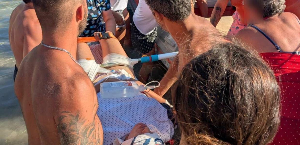 Καρφώθηκε ομπρέλα στο πόδι της – Η τραγωδία που απογύμνωσε το «επιτελικό κράτος» [ΦΩΤΟ]