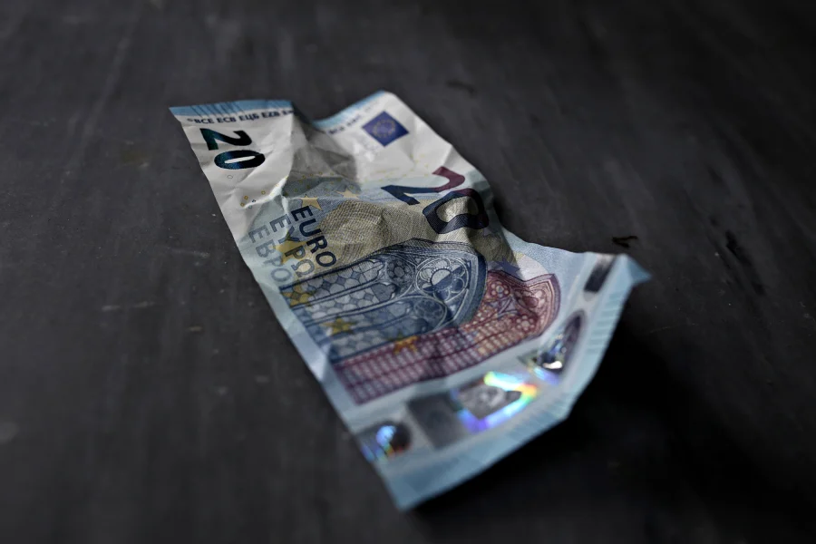 «ΚΑΜΠΑΝΑΚΙ» στην αγορά – Άγνωστος σπέρνει πλαστά χρήματα σε καταστήματα της Κρήτης