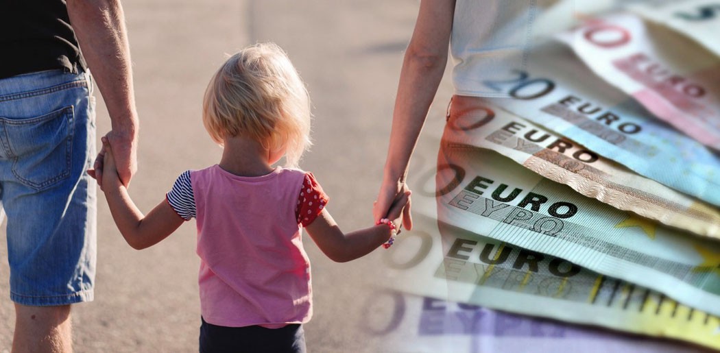 Ο Μητσοτάκης «παίρνει πίσω» την αύξηση του επιδόματος τέκνου – Προτιμά να το δώσει στους «λαθρομετανάστες»