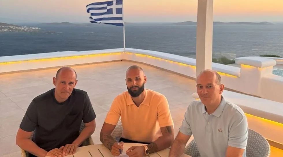 Ανανέωσε με τον Ολυμπιακό μέχρι το 2028 ο Φουρνιέ