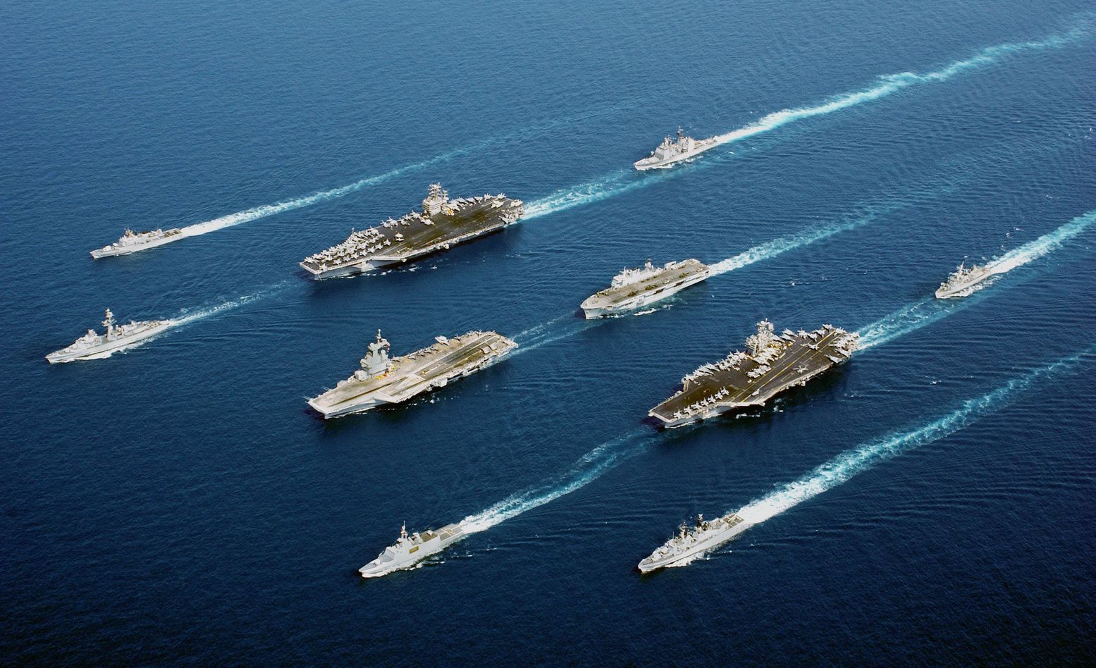 Κίνα: Τεράστια ισχύ συγκεντρώνουν τα Battle Groups των αεροπλανοφόρων