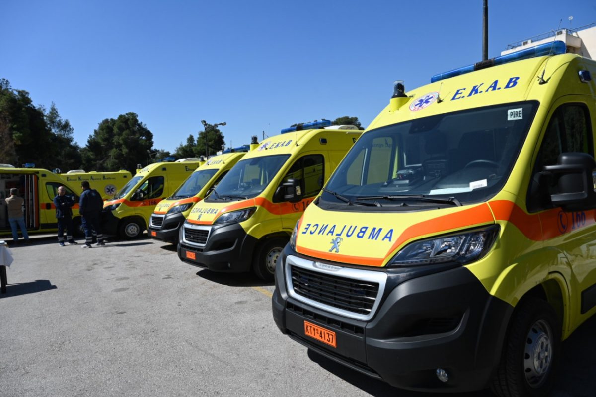 Δίκυκλο «παρέσυρε» πεζή – Μεταφέρθηκε «διασωληνωμένη»