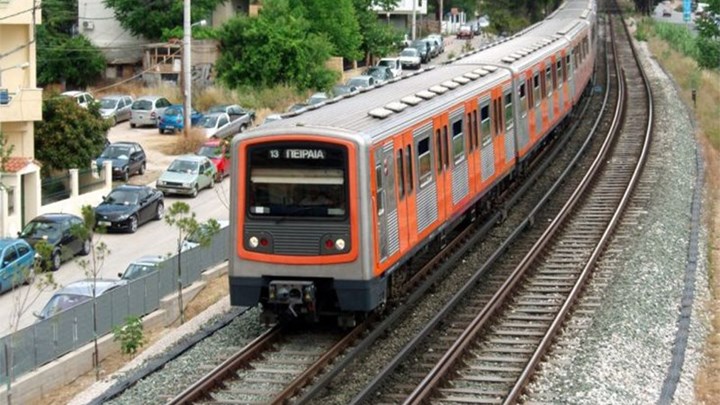 Ήταν νεκρός «πάνω από 24 ώρες» στις γραμμές του ΗΣΑΠ