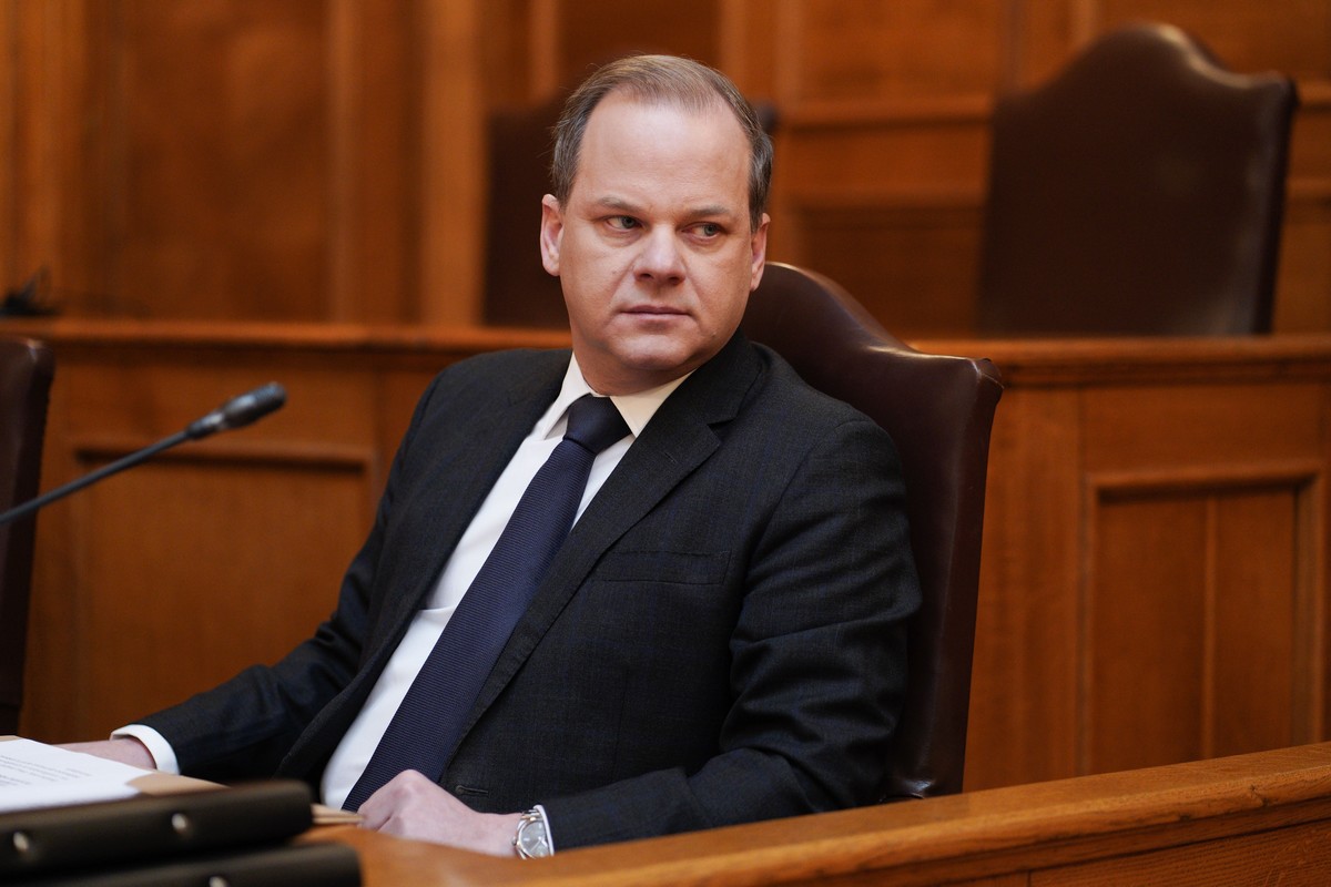 Αθώος ο Kαραμανλής για τα Tέμπη λέει…