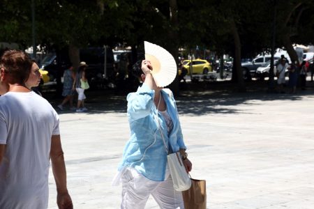 Καιρός: 40άρια σε Αττική, Φθιώτιδα και Λακωνία – Ισχυρές καταιγίδες στο Ιόνιο
