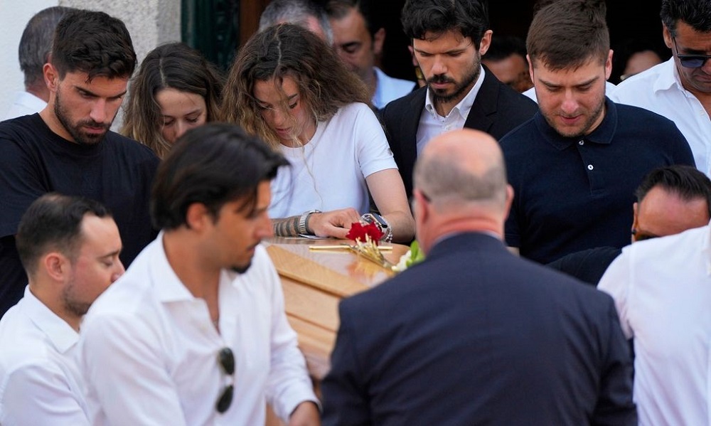 «ΣΥΓΚΛΟΝΙΖΟΥΝ» οι γονείς και η σύζυγος του Ντιόγκο Ζότα
