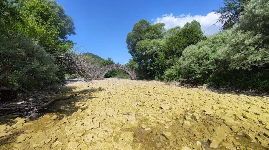 Στην Κόνιτσα ήδη μετράνε τις σταγόνες… Σκέψεις για διακοπές υδροδότησης