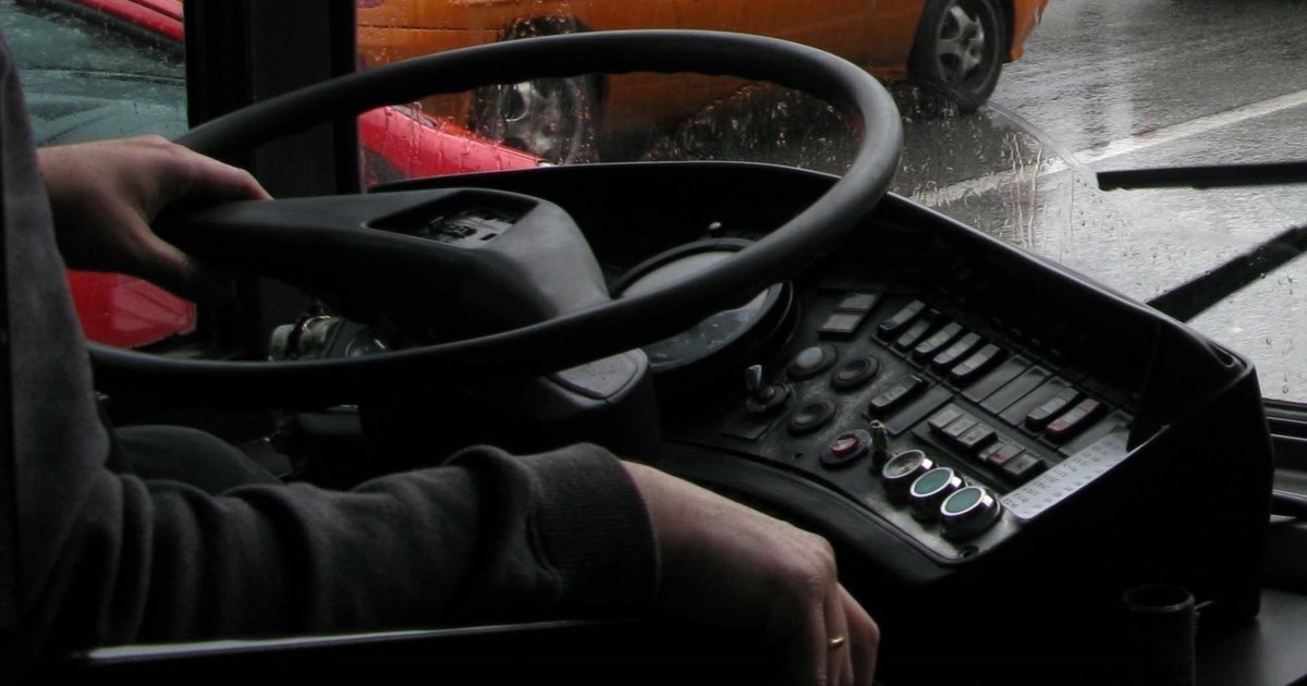 Πέθανε οδηγός λεωφορείου εν ώρα εργασίας – Χάθηκε πολύτιμος χρόνος!