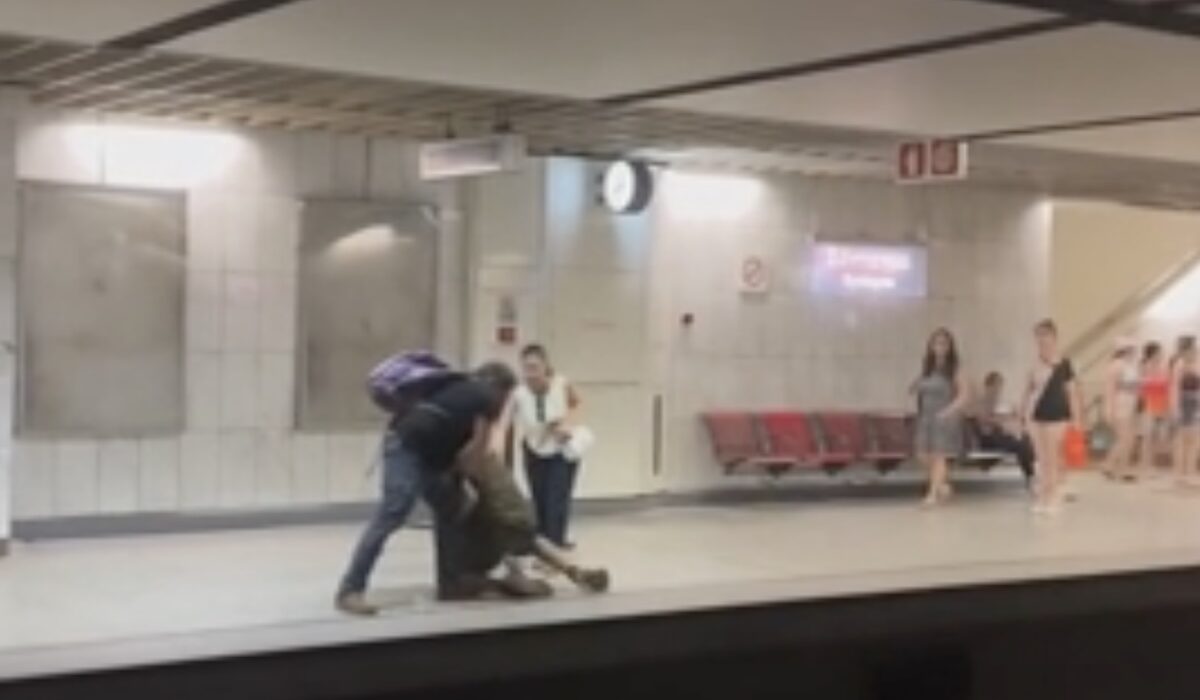 Βίντεο που κόβει την ανάσα – Παραλίγο δυστύχημα στο Μετρό με νεαρό και ηλεκτρικό πατίνι