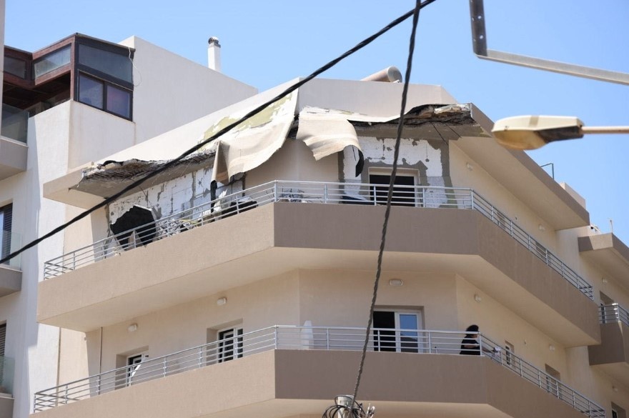 ΣΟΚ – Αποκολλήθηκε «τμήμα μπαλκονιού» από ξενοδοχείο