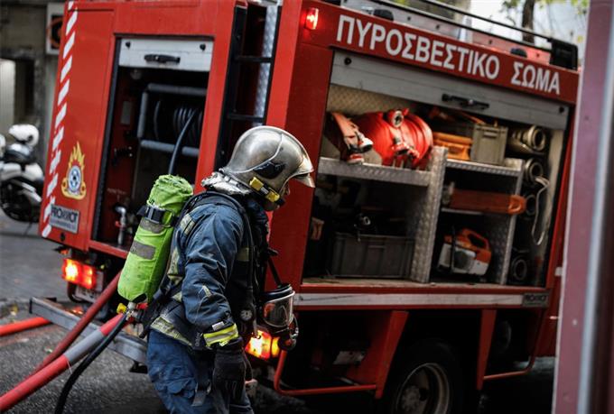 Αργυρούπολη: «ΦΩΤΙΑ» σε διαμέρισμα – Γυναίκα ανασύρθηκε χωρίς τις αισθήσεις της!