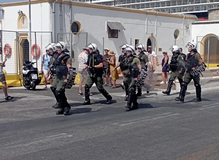 «Επεισόδια» και «προσαγωγές» στη Ρόδο – Ποια ήταν η αφορμή;