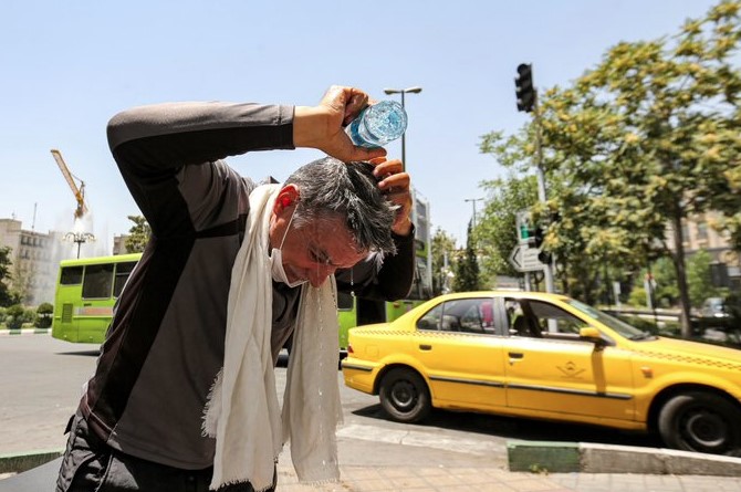 Ιράν: Καύσωνας με 53°C – Διακοπές σε νερό και ρεύμα, κλείνουν δημόσιες υπηρεσίες