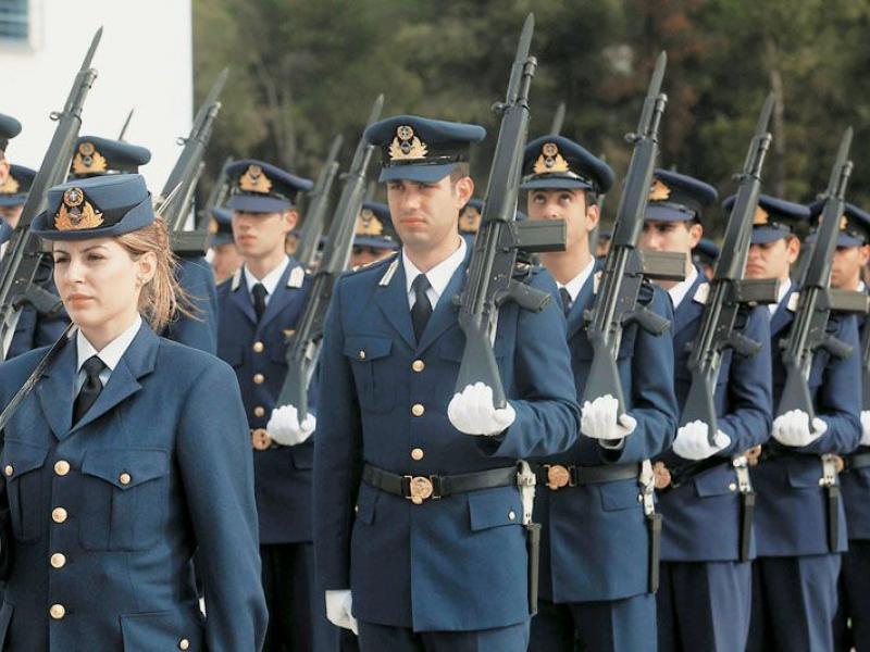 Στρατιωτικές Σχολές : 473 κενές θέσεις – Βουτιά στις βάσεις, χαμηλό ενδιαφέρον