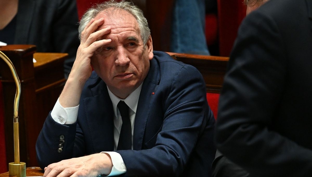 Η πλειοψηφία των Γάλλων επιθυμεί τη «διάλυση του κοινοβουλίου και νέες εκλογές»