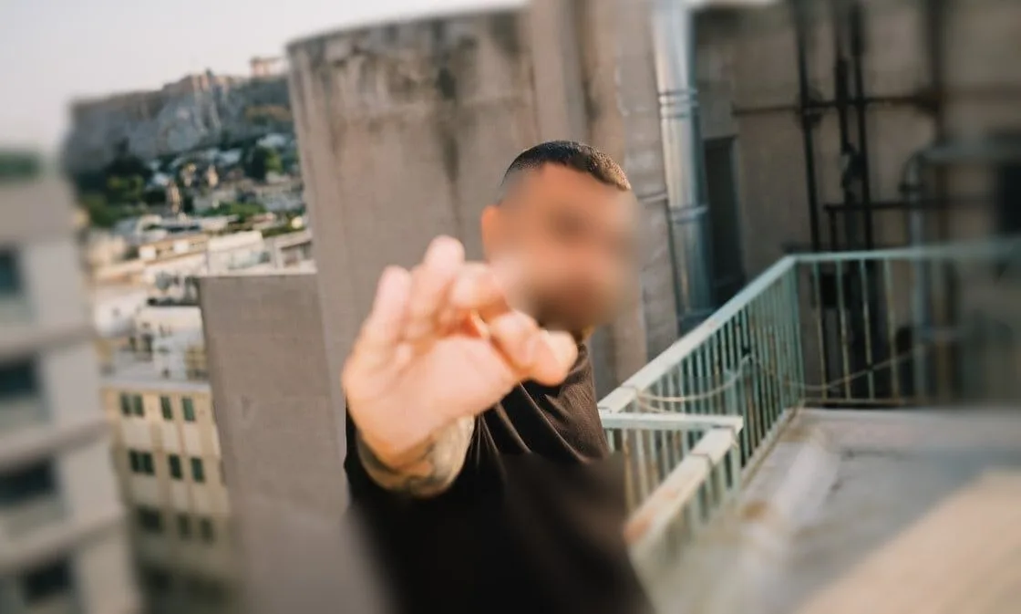 Κλασικά και εικονογραφημένα – «Γνωστός τράπερ» κατηγορείται για διακίνηση ναρκωτικών