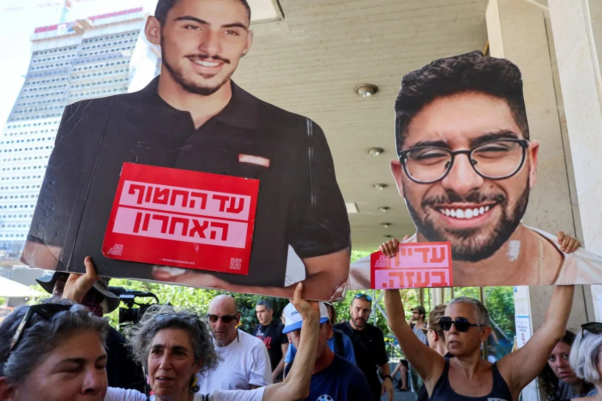 Διαδήλωση για την απελευθέρωση των ομήρων στο Ισραήλ – Η οικογένεια Νταβίντ καταδίκασε το νέο βίντεο της Χαμάς