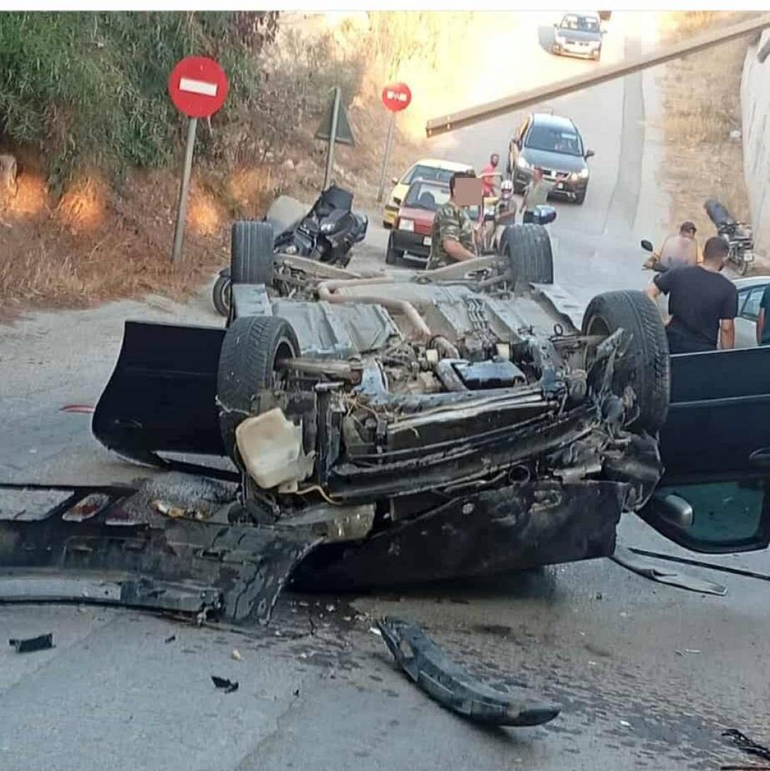 Απίστευτο τροχαίο στο Ηράκλειο – Από τον «εθνικό» δρόμο κατέληξε σε παράδρομο
