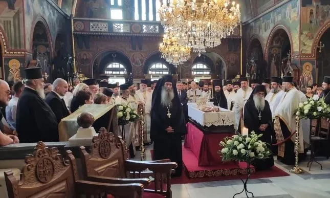 Τελέστηκε η εξόδιος ακολουθία για τον μητροπολίτη Κορίνθου Διονυσίο