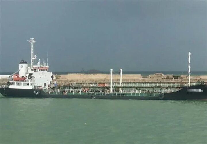 Το Ιράν κατάσχεσε ξένο πετρελαιοφόρο στον Περσικό Κόλπο – 17 συλλήψεις