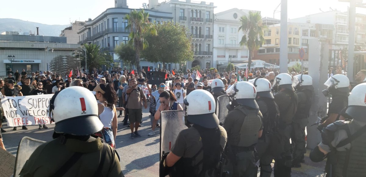 Συγκρούσεις στον Βόλο – Διαδηλωτές μπλόκαραν το λιμάνι για το Crown Iris [ΒΙΝΤΕΟ]