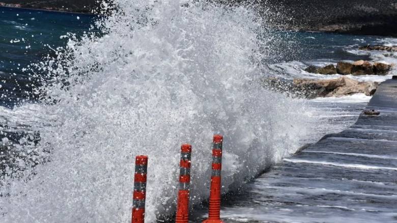 Καιρός – Καύσωνας και ισχυροί βοριάδες στο Αιγαίο – Η πρόγνωση για τις επόμενες ημέρες