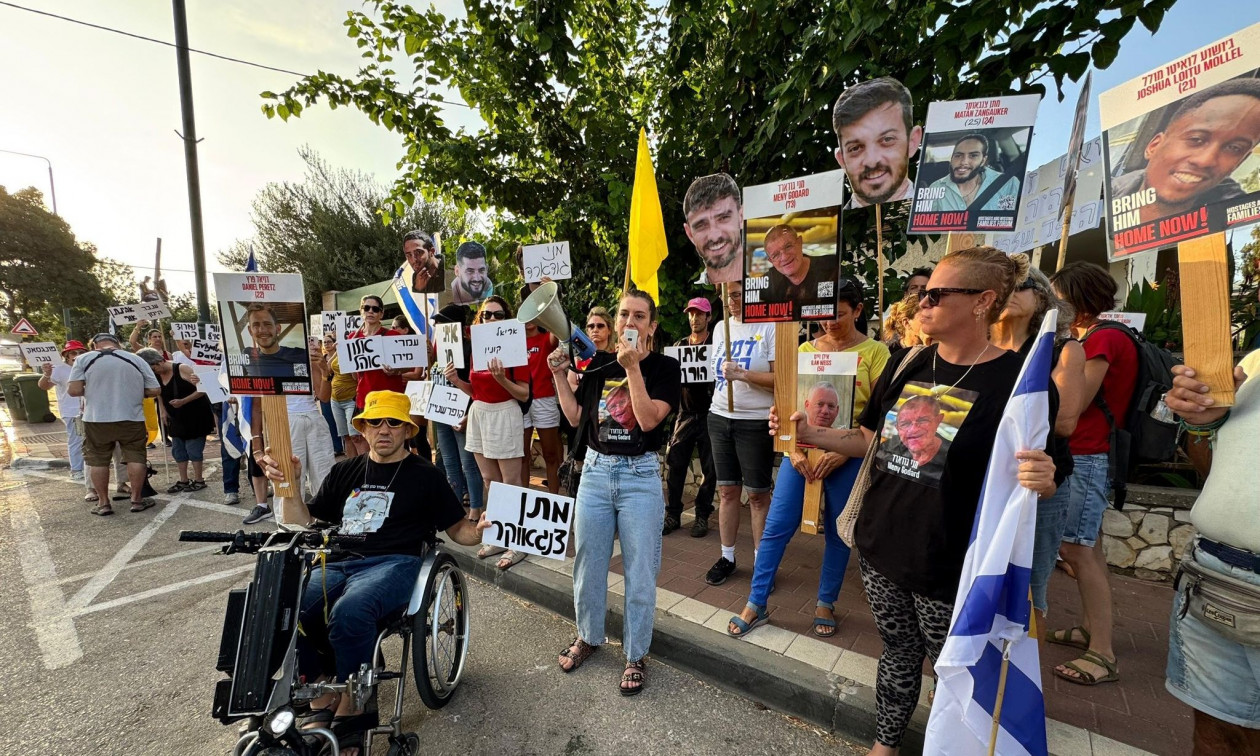 Ισραήλ: «Οργή» από τις οικογένειες ομήρων – «Διαδήλωσαν» έξω από κατοικίες υπουργών