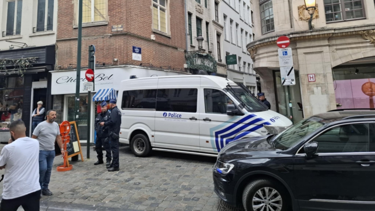 Βελγική αστυνομία έσυρε οπαδούς της ΑΕΚ πριν το Conference League (ΒΙΝΤΕΟ)