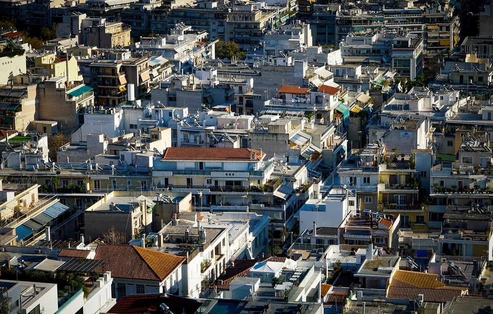 Η κατοικία γίνεται «επένδυση» και η «κοινωνία» πληρώνει το αντίτιμο