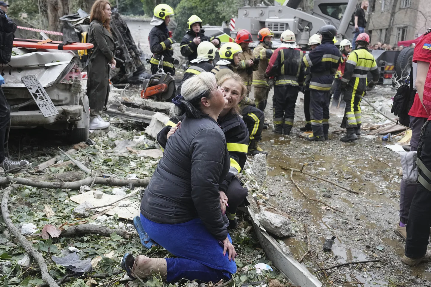 Ρωσική επίθεση σκοτώνει 13 ανθρώπους και τραυματίζει περισσότερους από 130