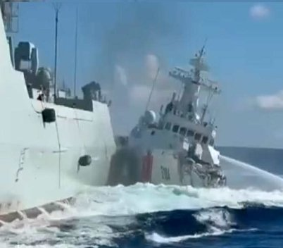 Επικίνδυνη κλιμάκωση – Βίντεο δείχνει κινεζικό πλοίο να εμβολίζει ξένη ακτοφυλακή