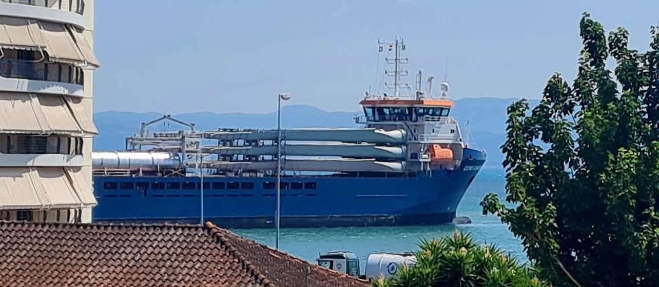 Γέμισε «ανεμογεννήτριες» το λιμάνι Στυλίδας!