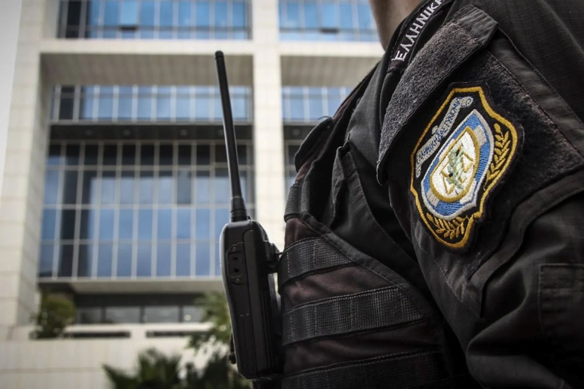 Αγρια επίθεση Ρομά εναντίον αστυνομικών μέσα σε Δικαστήρια – Για «ευθεία προσβολή κατά των συναδέλφων τους και του κράτους δικαίου» κάνουν λόγο οι ένστολοι