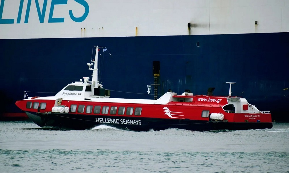 «ΜΗΧΑΝΙΚΗ ΒΛΑΒΗ» στο πλοίο Flying Dolphin XIX από Αίγινα προς Πειραιά: «ΤΑΛΑΙΠΩΡΙΑ» για 118 επιβάτες