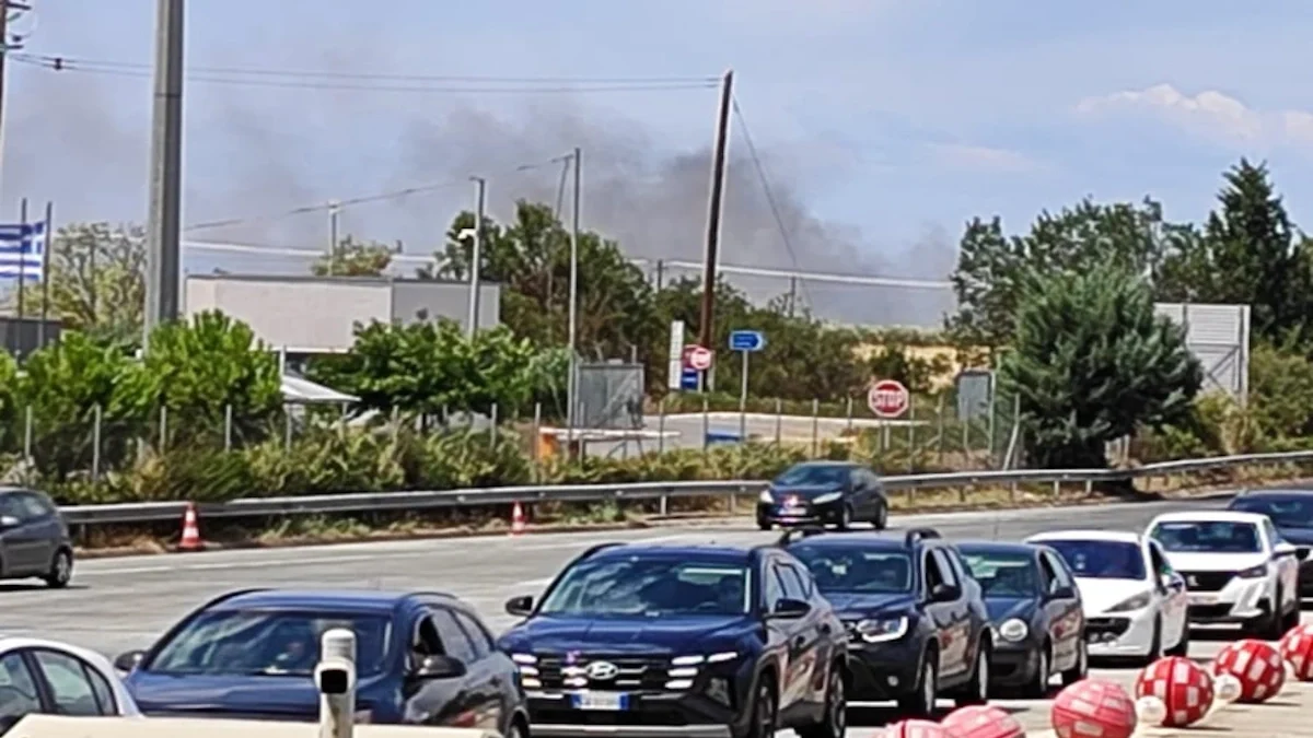 Υπό έλεγχο η «ΦΩΤΙΑ» στην Λάρισα – Κανονικά η κυκλοφορία στην Ε.Ο. Αθηνών – Θεσσαλονίκης