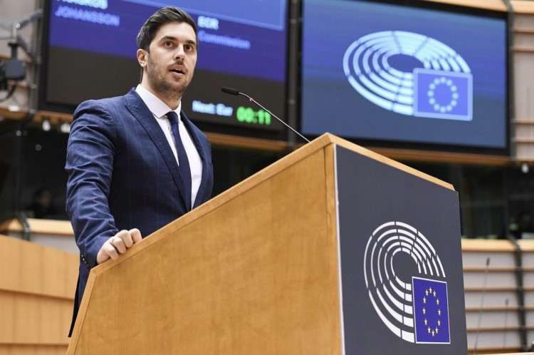 Ξεμπροστιάζει την Τουρκία ο Φράγκος – Στον αέρα οι προνομιακές πτήσεις της Turkish Airlines!