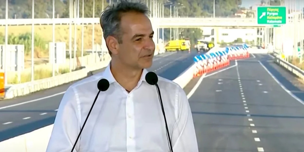 Ο Μητσοτάκης γελά ενώ μιλά για νεκρούς – Δείτε το βίντεο που εξοργίζει τους πάντες!