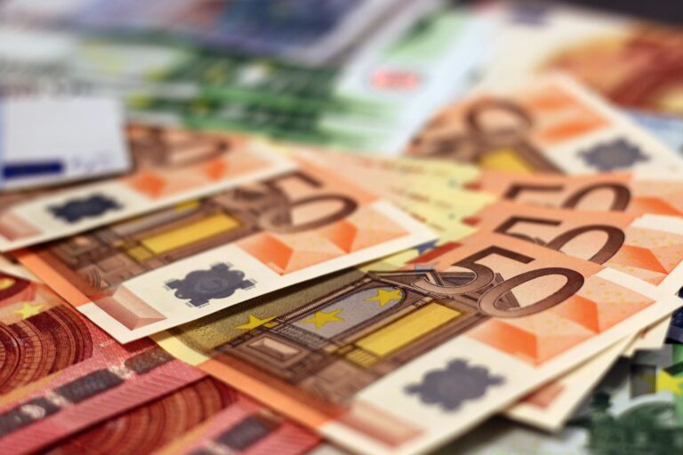 Στην Ισπανία τους συλλαμβάνουν, στην Ελλάδα…; Εξάρθρωση κυκλώματος στην Ισπανία για απάτη-μαμούθ με ευρωπαϊκά κονδύλια