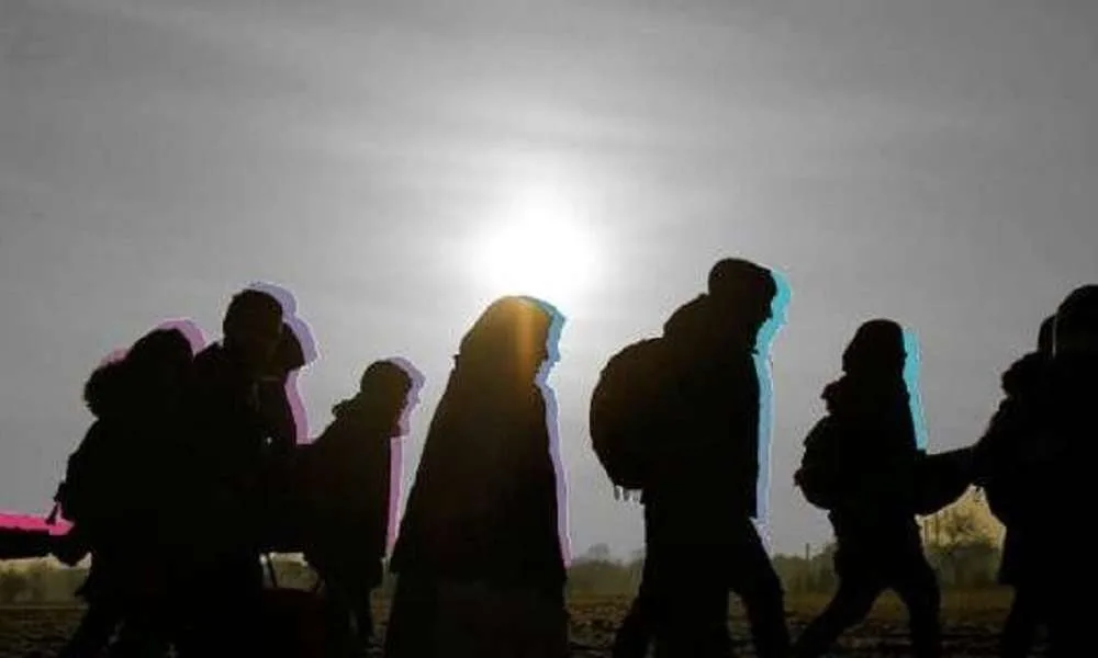 Χειροπέδες σε αλλοδαπό διακινητή στον Έβρο – Εννέα παράνομοι μετανάστες στο όχημά του