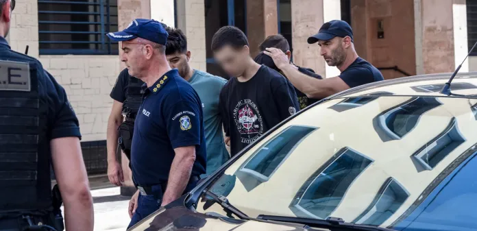 Πάτρα: Στον ανακριτή οι 2 νεαροί για τον «εμπρησμό» στο Γηροκομείο