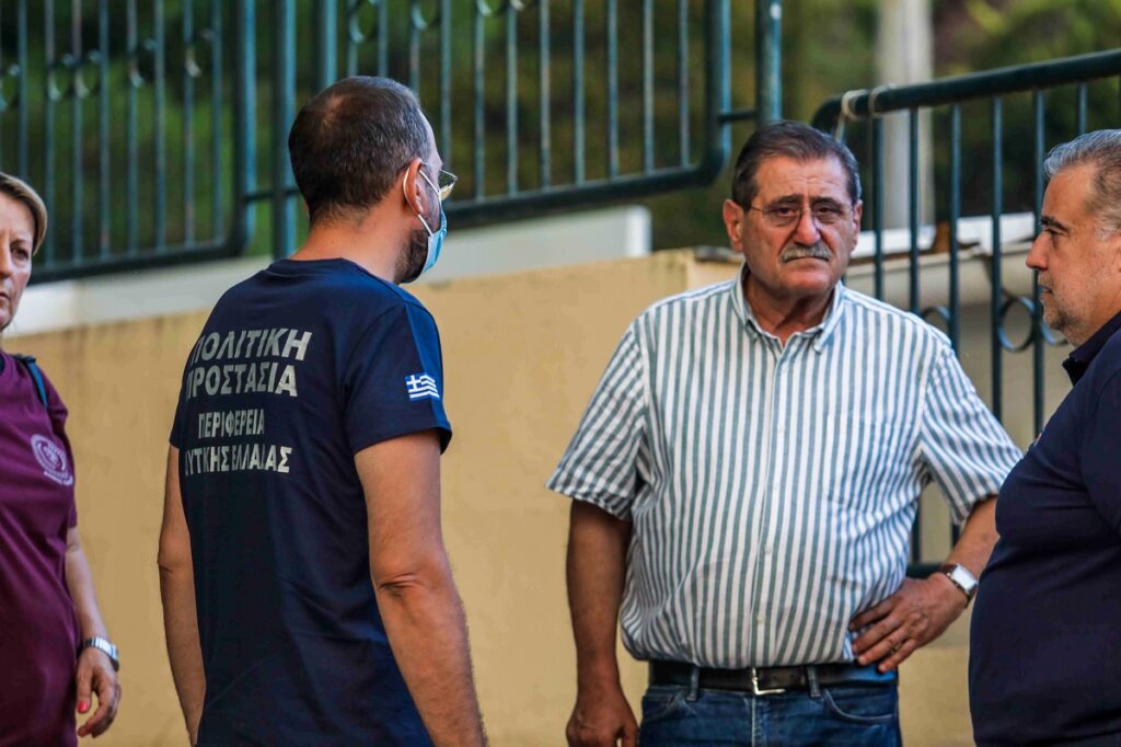 Τέσσερα μέτωπα φωτιάς μέσα σε ώρες – Ο δήμαρχος Πατρέων μιλά για κάτι «περισσότερο από σύμπτωση»