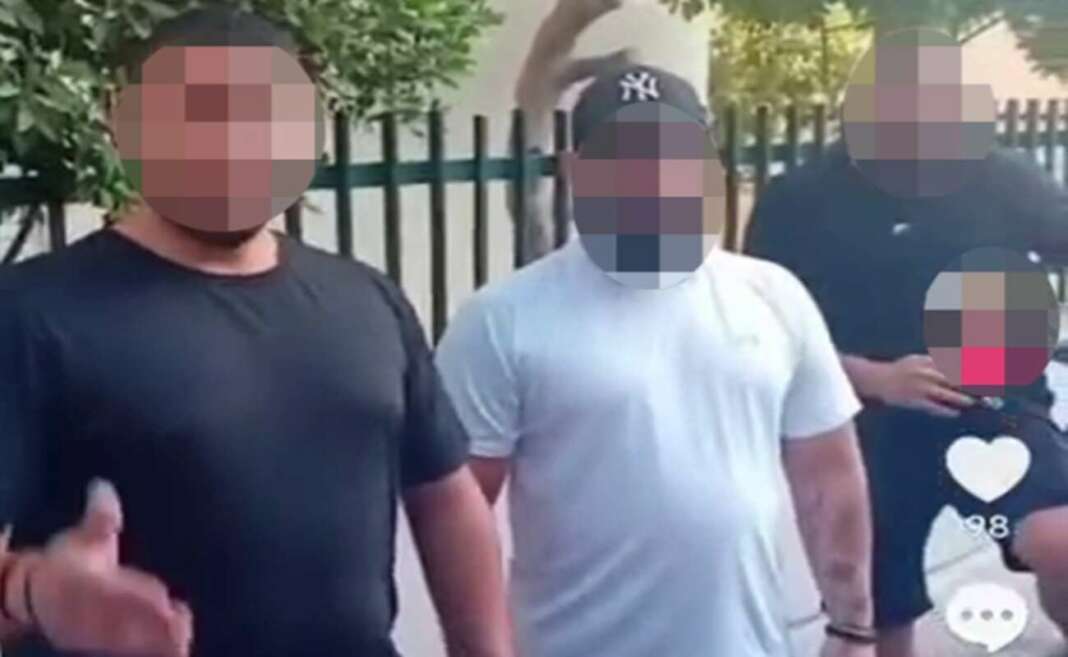 «Ή θα την πάρεις πίσω ή θα σου σπάσουμε τα πόδια» – Η δικογραφία για τους Ρομά εκβιαστές