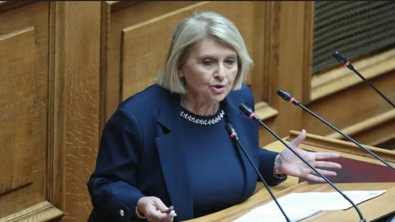 Εσείς κάθεστε στη δουλειά σας ή έχετε κι άλλες δουλειές; – Όταν η Βουλή γίνεται… part time