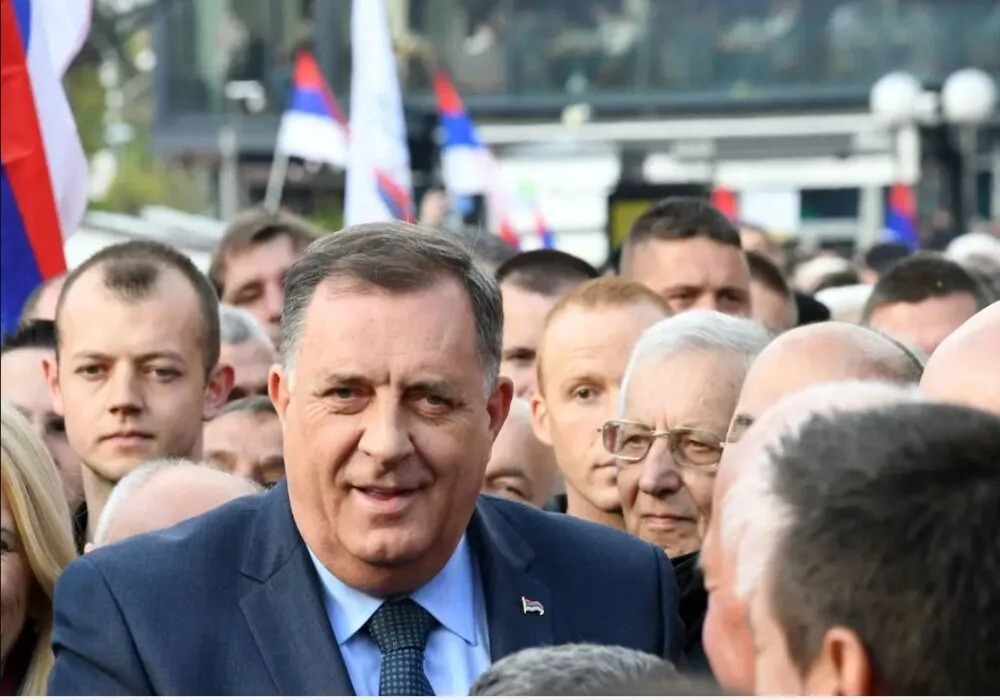 Η Βοσνία πάει σε Δημοψήφισμα.