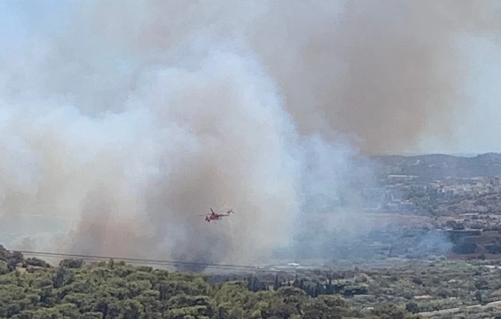 Φωτιά στην Παλιοκαμάριζα Κερατέας