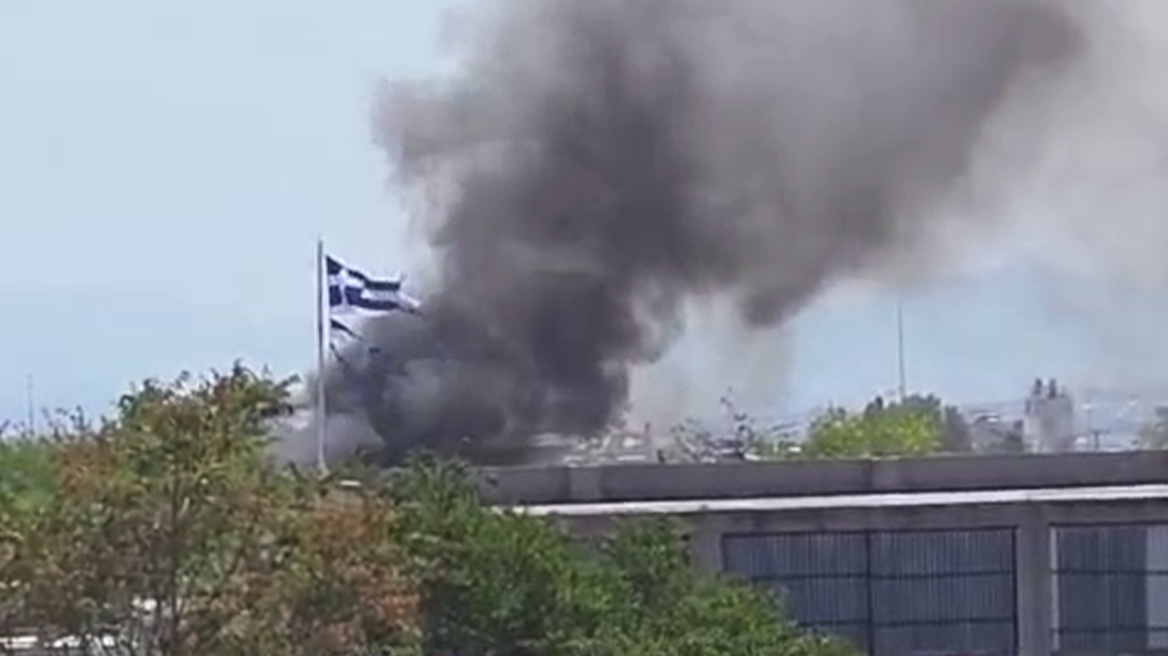 Φωτιά στο Μενίδι