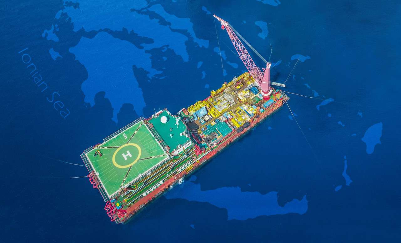 Chevron και Helleniq Energy κατέθεσαν προσφορά για τις θαλάσσιες περιοχές νότια της Κρήτης